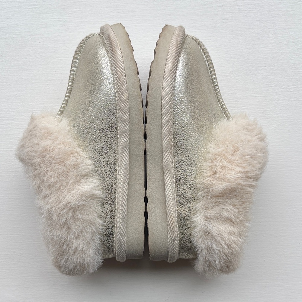 Cat & Jack Silver Kids Slippers with Cream Faux Fur